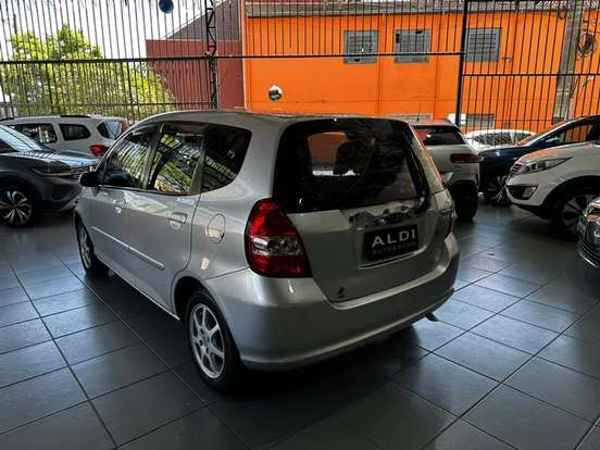HONDA-FIT-2005
