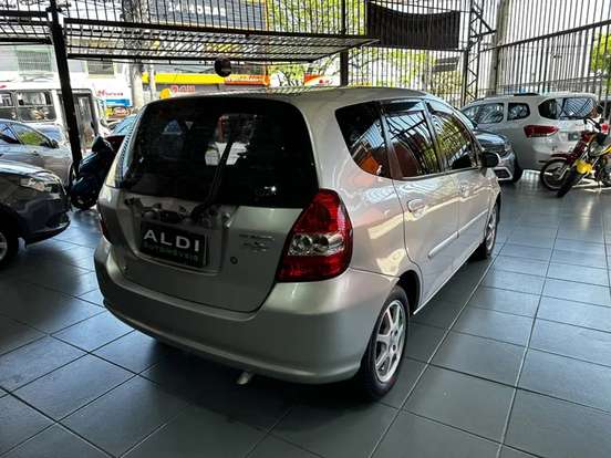 HONDA-FIT-2005