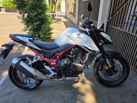 HONDA CB 750 HORNET 