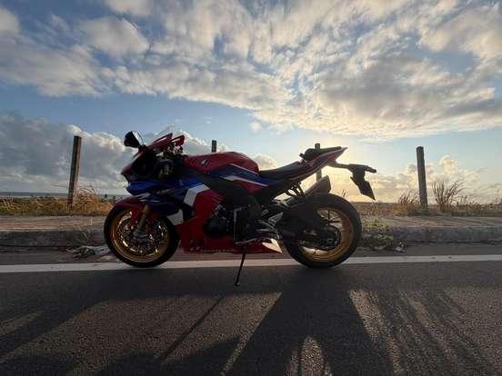HONDA-CBR 1000RR-R FIREBLADE SP HONDA-CBR 1000RR-R FIREBLADE SP-2022