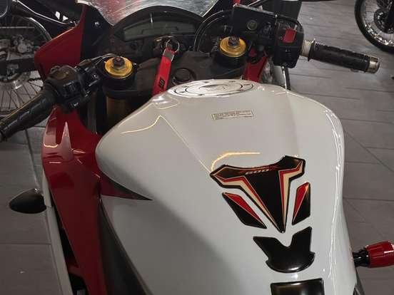 HONDA-CBR 600F HONDA-CBR 600F-2012