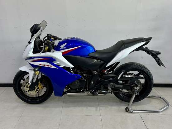 HONDA-CBR 600F HONDA-CBR 600F-2012