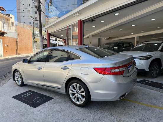 HYUNDAI-AZERA-3.0 MPFI GLS V6 24V GASOLINA 4P AUTOMÁTICO HYUNDAI-AZERA-2013