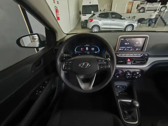 HYUNDAI-HB20-2025