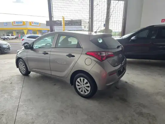 HYUNDAI-HB20-1.0 COMFORT 12V FLEX 4P MANUAL HYUNDAI-HB20-2017