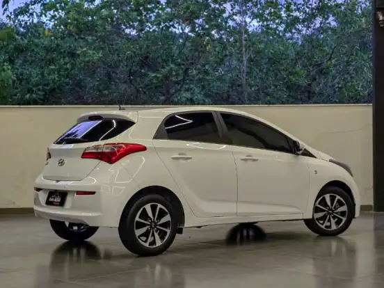 HYUNDAI-HB20-1.0 COMFORT PLUS 12V FLEX 4P MANUAL HYUNDAI-HB20-2017