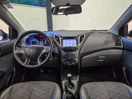 HYUNDAI-HB20-1.0 COMFORT PLUS 12V FLEX 4P MANUAL HYUNDAI-HB20-2017