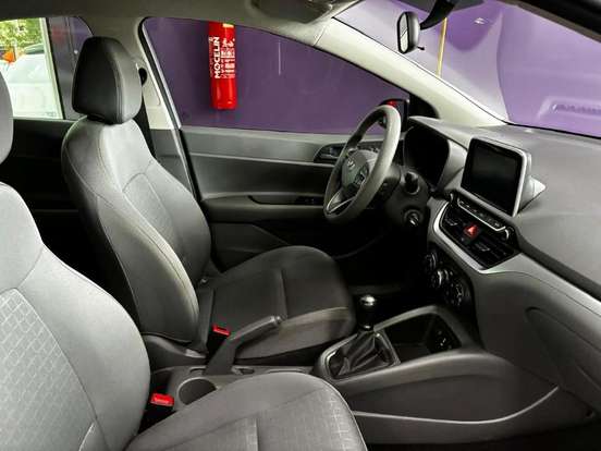 HYUNDAI-HB20-2023