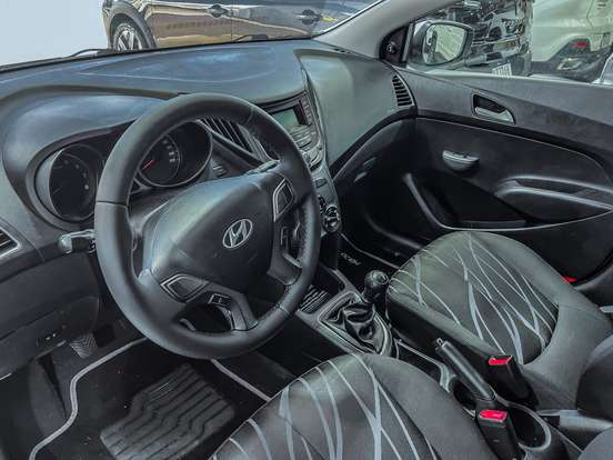 HYUNDAI-HB20-2013