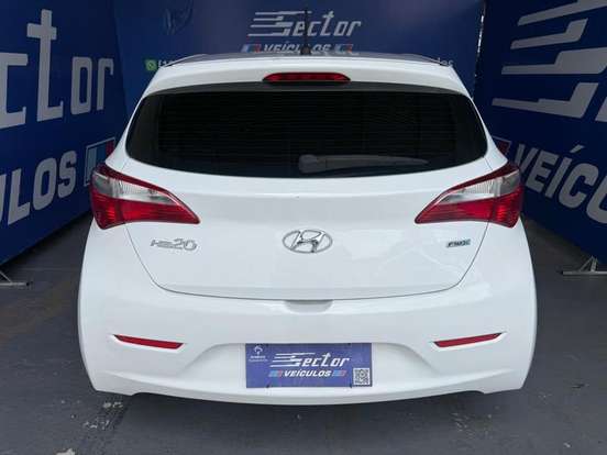 HYUNDAI-HB20-2015