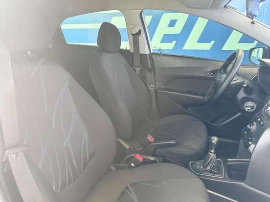 HYUNDAI-HB20-2015