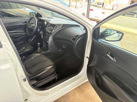 HYUNDAI-HB20-1.0 COMFORT STYLE 12V FLEX 4P MANUAL HYUNDAI-HB20-2014