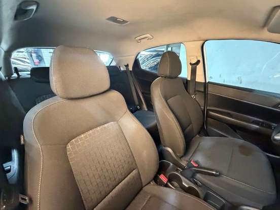 HYUNDAI-HB20-2023