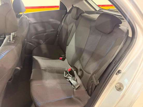 HYUNDAI-HB20-1.6 COMFORT 16V FLEX 4P MANUAL HYUNDAI-HB20-2012