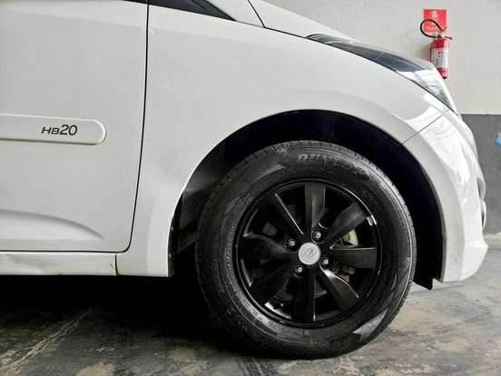 HYUNDAI-HB20-2015
