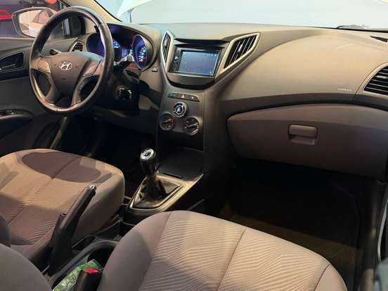 HYUNDAI-HB20-1.6 PREMIUM 16V FLEX 4P MANUAL HYUNDAI-HB20-2013