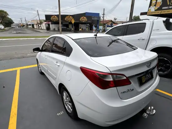 HYUNDAI-HB20S-2015