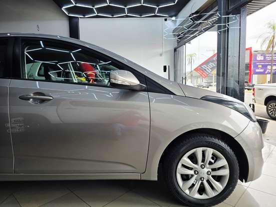 HYUNDAI-HB20S-1.6 COMFORT PLUS 16V FLEX 4P AUTOMÁTICO HYUNDAI-HB20S-2016