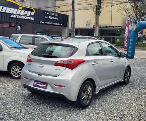 HYUNDAI-HB20S-2015