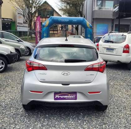 HYUNDAI-HB20S-2015
