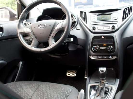 HYUNDAI-HB20X-1.6 16V PREMIUM FLEX 4P AUTOMÁTICO HYUNDAI-HB20X-2016