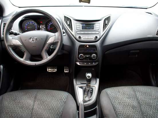 HYUNDAI-HB20X-1.6 16V PREMIUM FLEX 4P AUTOMÁTICO HYUNDAI-HB20X-2016