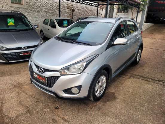 HYUNDAI-HB20X-2013