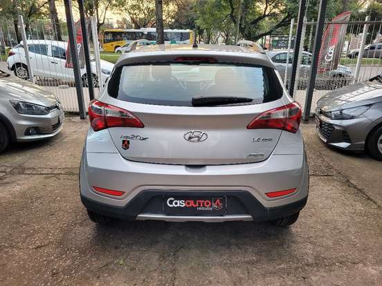 HYUNDAI-HB20X-2013