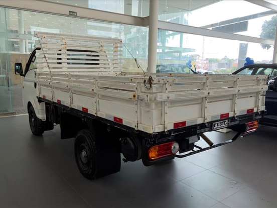 HYUNDAI-HR-2.5 LONGO COM CAÇAMBA 4X2 16V 130CV TURBO INTERCOOLER DIESEL 2P MANUAL HYUNDAI-HR-2013