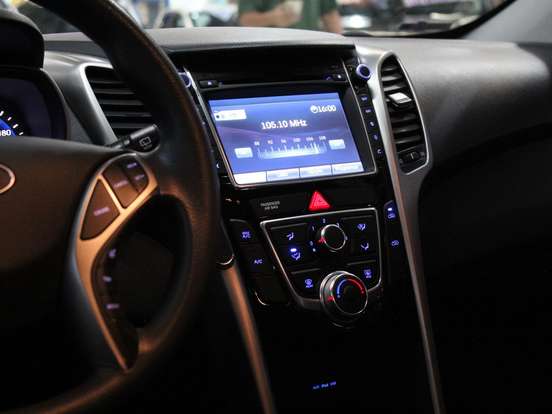 HYUNDAI-I30-1.8 MPI 16V GASOLINA 4P AUTOMATICO HYUNDAI-I30-2014