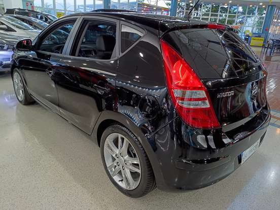 HYUNDAI-I30-2.0 MPI 16V GASOLINA 4P AUTOMÁTICO HYUNDAI-I30-2010