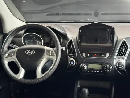 HYUNDAI-IX35-2.0 MPFI GLS 4X2 16V GASOLINA 4P AUTOMÁTICO HYUNDAI-IX35-2011