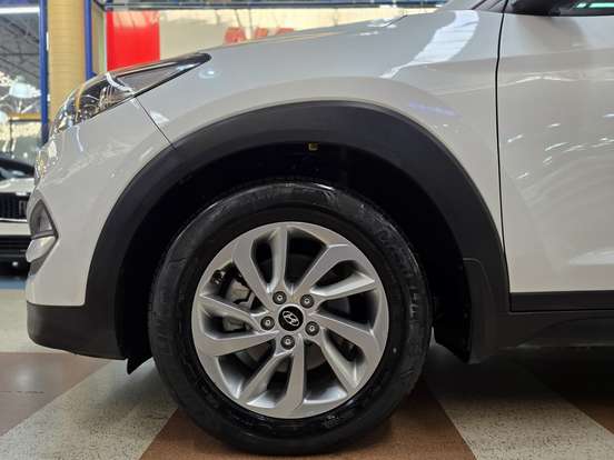 HYUNDAI-TUCSON-2021