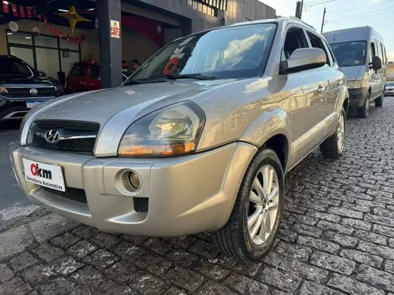 HYUNDAI TUCSON 2.0 MPFI GL 16V 142CV 2WD GASOLINA 4P AUTOMÁTICO