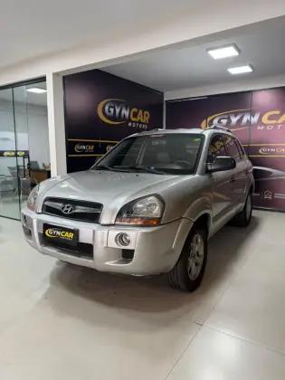 HYUNDAI TUCSON 2.0 MPFI GL 16V 142CV 2WD GASOLINA 4P AUTOMÁTICO