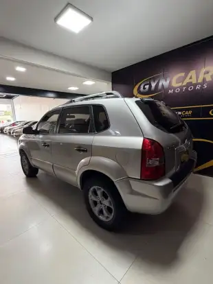 HYUNDAI-TUCSON-2009