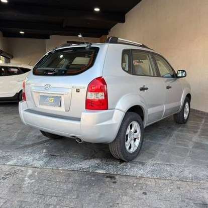 HYUNDAI-TUCSON-2012