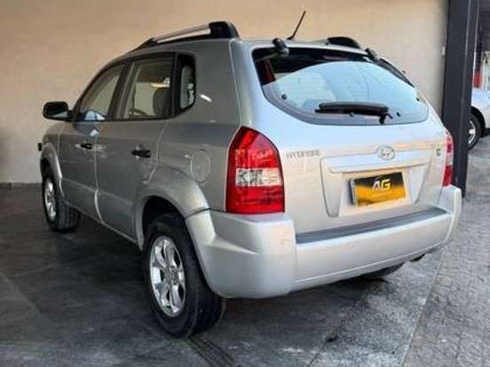 HYUNDAI-TUCSON-2.0 MPFI GL 16V 142CV 2WD GASOLINA 4P MANUAL HYUNDAI-TUCSON-2012