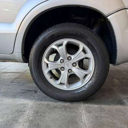 HYUNDAI-TUCSON-2012