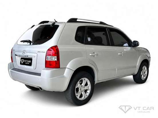 HYUNDAI-TUCSON-2011