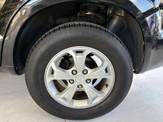 HYUNDAI-TUCSON-2012