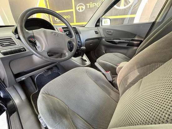 HYUNDAI-TUCSON-2012