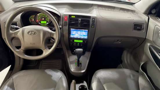 HYUNDAI-TUCSON-2012
