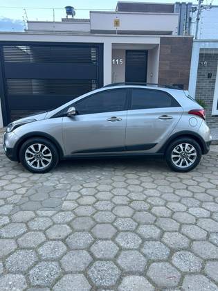 HYUNDAI HB20X 1.6 16V STYLE FLEX 4P AUTOMÁTICO