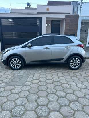 HYUNDAI-HB20X-2016