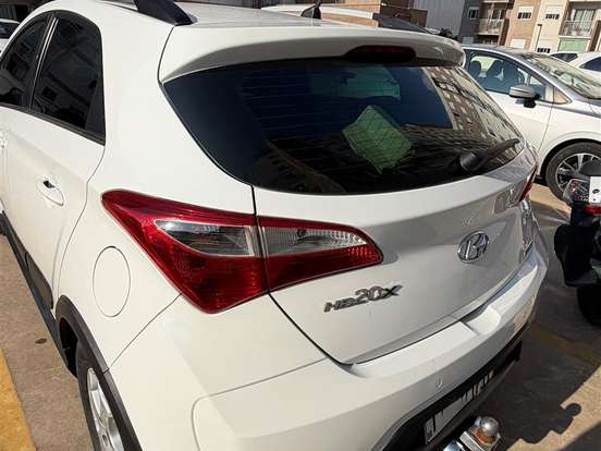 HYUNDAI-HB20-1.6 PREMIUM 16V FLEX 4P AUTOMÁTICO HYUNDAI-HB20-2013