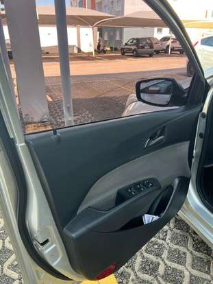 HYUNDAI-HB20-1.6 PREMIUM 16V FLEX 4P MANUAL HYUNDAI-HB20-2012