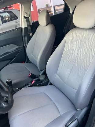 HYUNDAI-HB20-2012