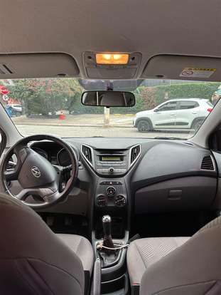 HYUNDAI-HB20-1.6 PREMIUM 16V FLEX 4P MANUAL HYUNDAI-HB20-2012