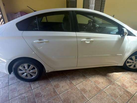 HYUNDAI-HB20S-1.6 COMFORT PLUS 16V FLEX 4P MANUAL HYUNDAI-HB20S-2015